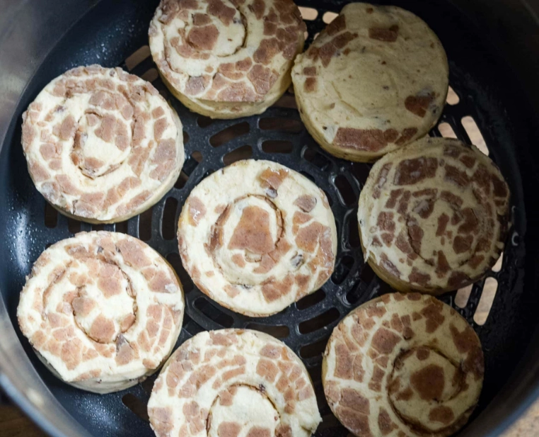 air fryer cinnamon rolls