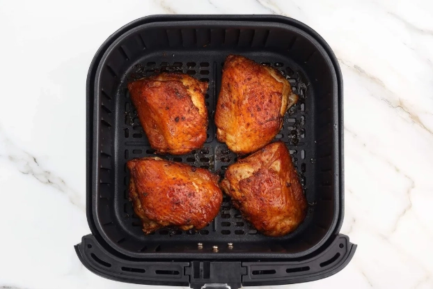 air fryer chicken thighs time