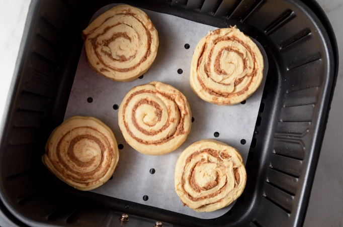 air fryer cinnamon rolls