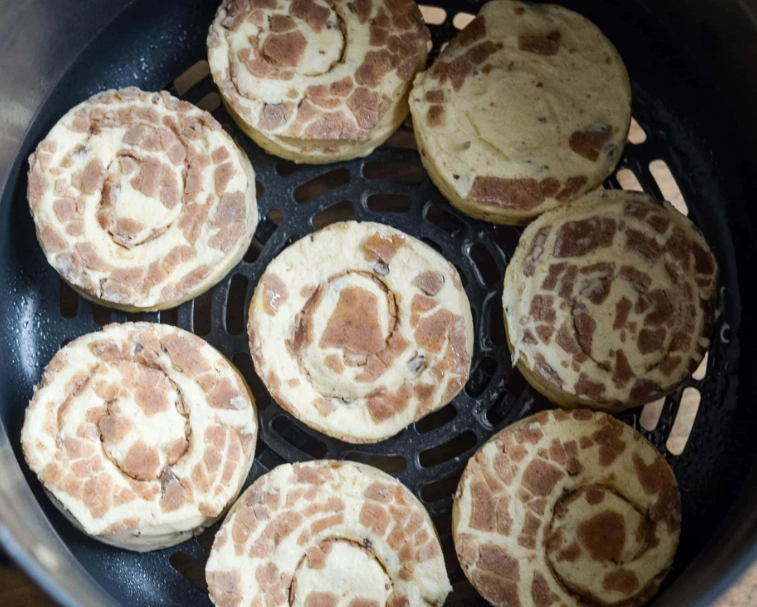 how to cook cinnamon rolls in air fryer how to cook cinnamon rolls in air fryer