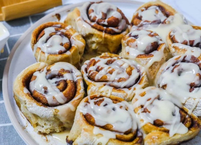 how to cook cinnamon rolls in air fryer how to cook cinnamon rolls in air fryer