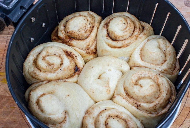cinnamon rolls in air fryer