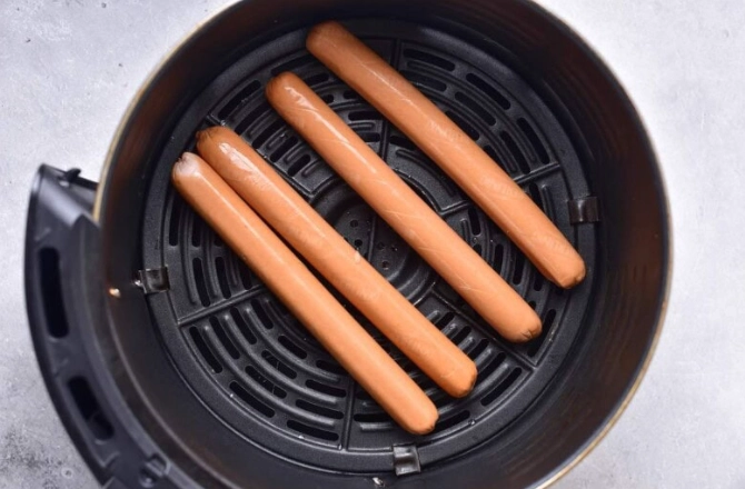 how long to cook hot dogs in air fryer