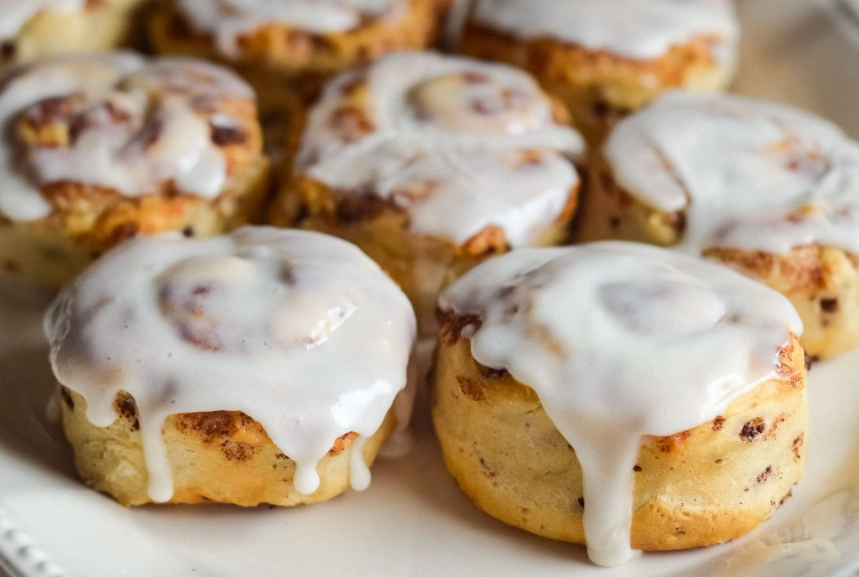 Pillsbury cinnamon rolls air fryer time temp