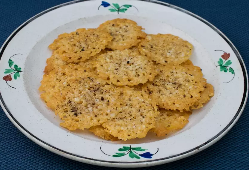 keto parmesan crisps