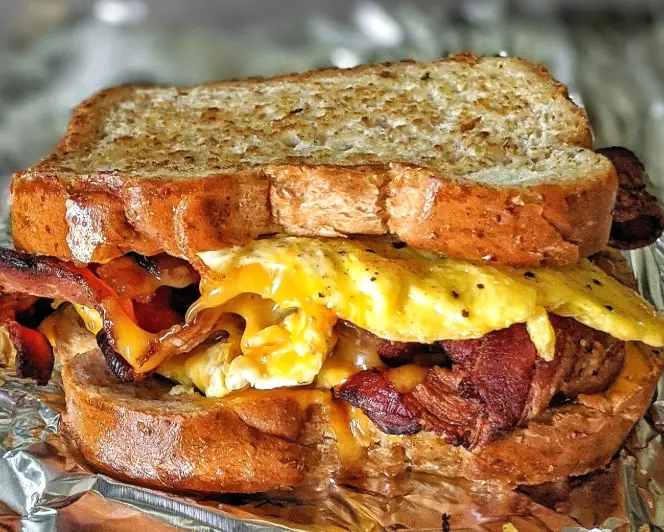 how to make a perfect bacon egg and cheese how to make a perfect bacon egg and cheese