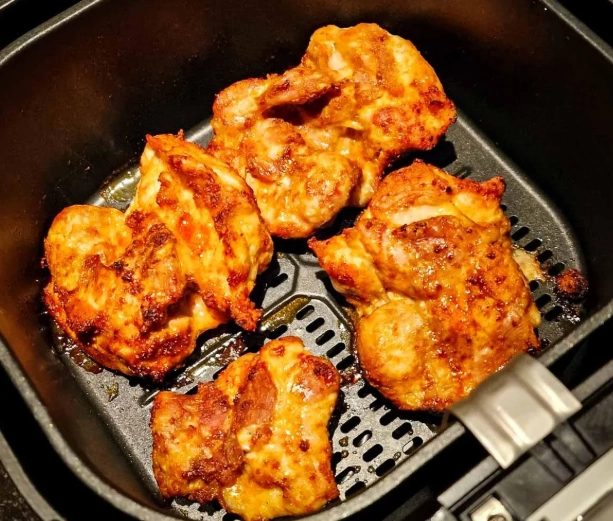 how long to air fry chicken thighs